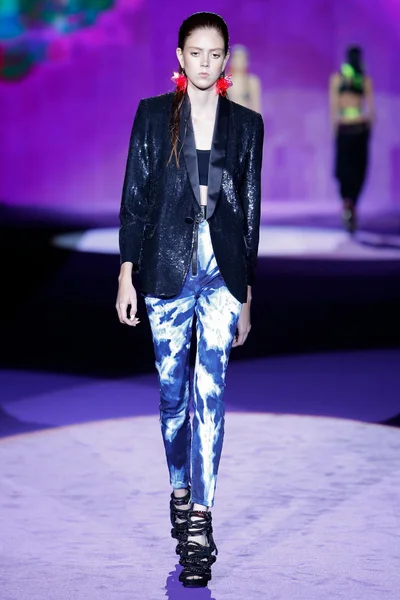 Look 2